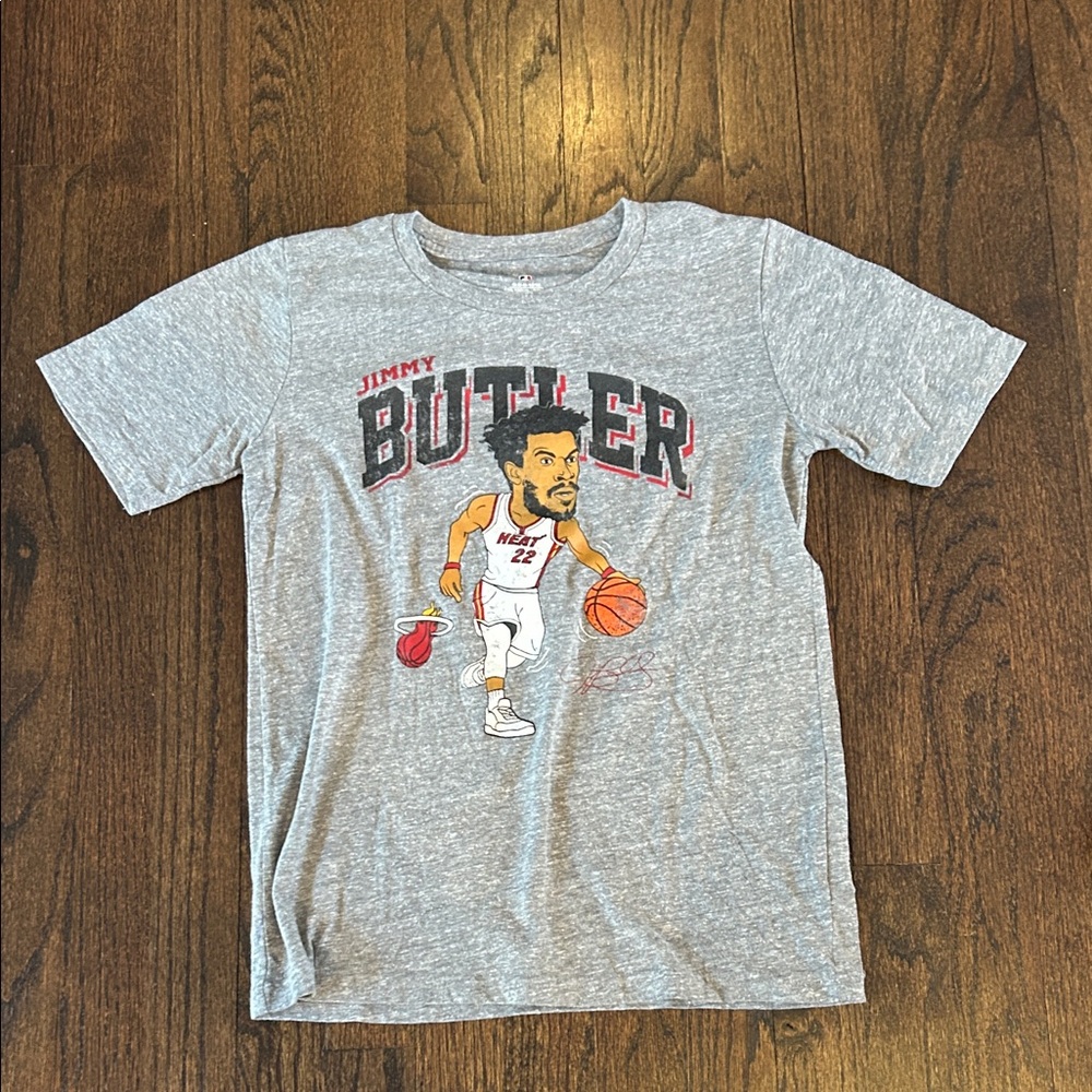 NBA Boys Gray T-Shirt with Jimmy Butler Graphic Size Medium